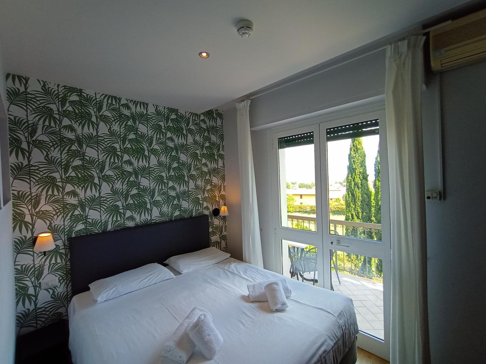 Park Residence Il Gabbiano Moniga del Garda Exterior foto