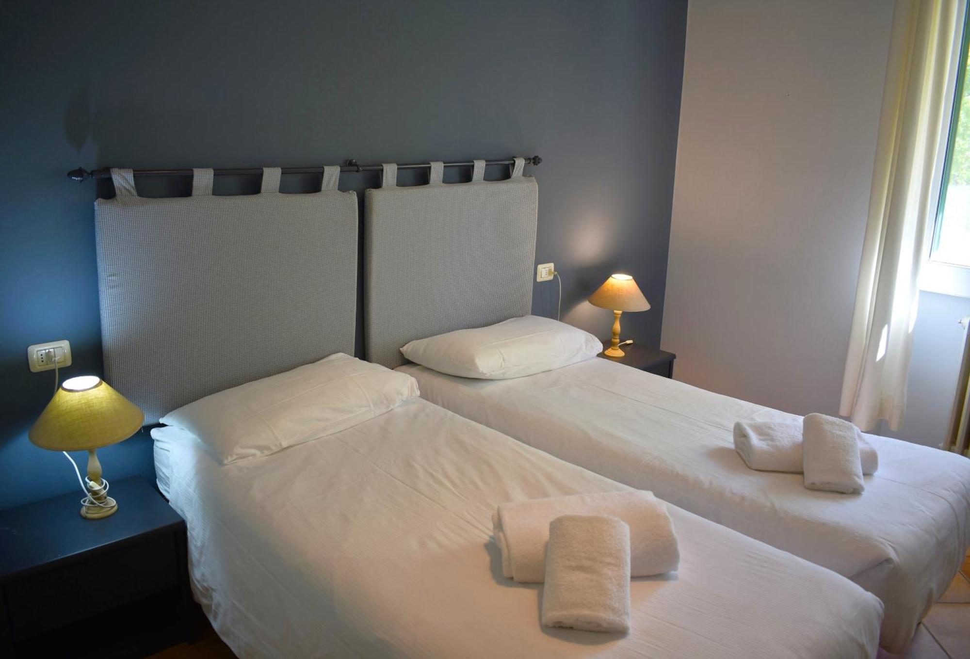 Park Residence Il Gabbiano Moniga del Garda Zimmer foto