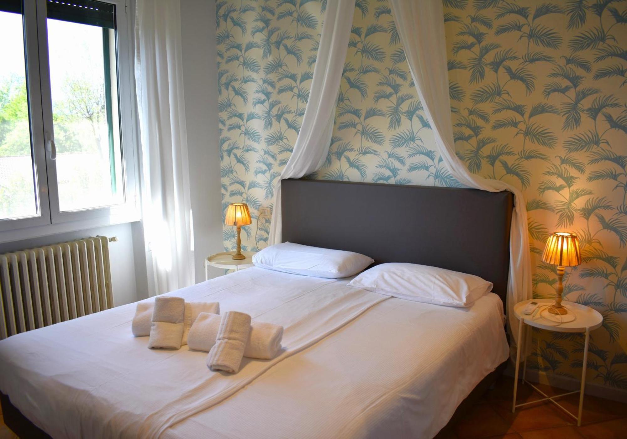 Park Residence Il Gabbiano Moniga del Garda Zimmer foto