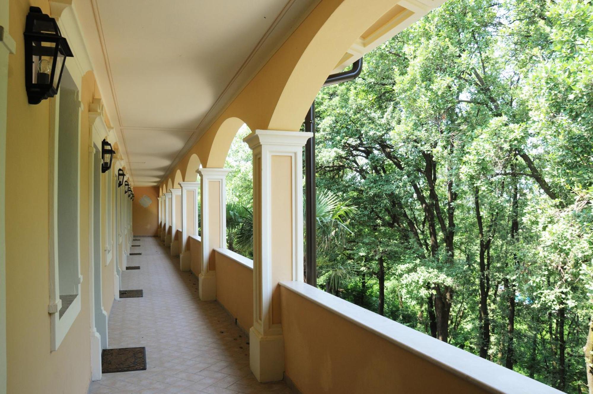 Park Residence Il Gabbiano Moniga del Garda Exterior foto
